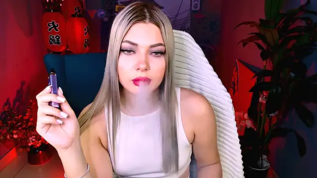 HyileyClark online show from March 22, 9:23 am