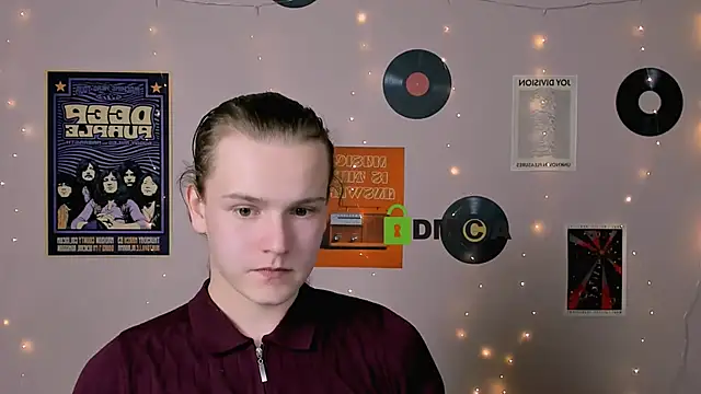 Snapshot of leo_void chatting on December 2, 9:36 am leo void online show from December 2, 9:36 am