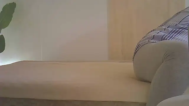 kyono-iyashi online show from April 19, 2:49 pm