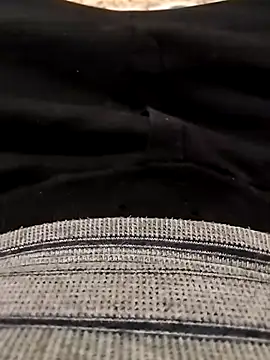 Snapshot of erdestruttor18 chatting on December 18, 7:09 pm erdestruttor18 online show from December 18, 7:09 pm