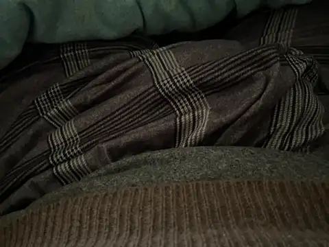 Snapshot of erdestruttor18 chatting on February 4, 10:32 am erdestruttor18 online show from February 4, 10:32 am