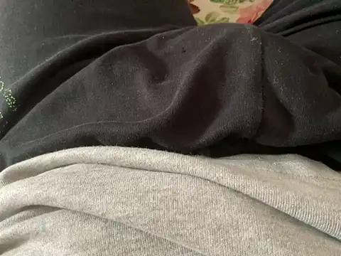 Snapshot of erdestruttor18 chatting on February 28, 8:15 am erdestruttor18 online show from February 28, 8:15 am