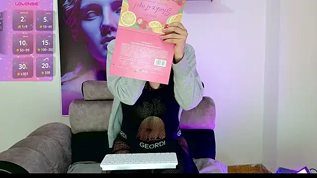 Snapshot of xAngel__Dustx chatting on December 14, 2:22 pm xAngel Dustx online show from December 14, 2:22 pm