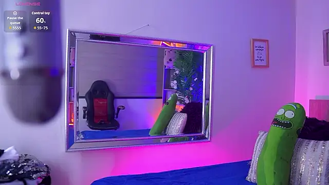 dakotaa 01 online show from March 17, 3:48 pm