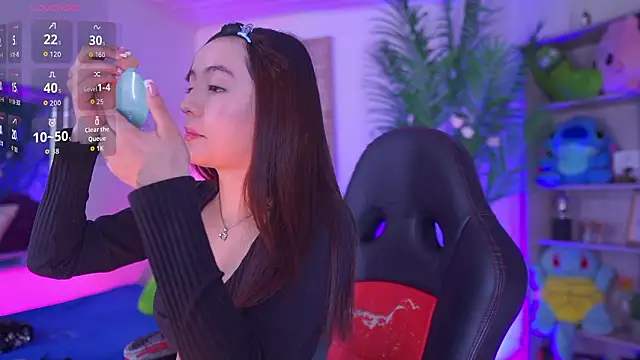 dakotaa 01 online show from March 19, 3:38 pm