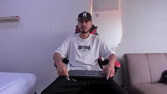 MatthewCullen online show from February 2, 8:40 pm