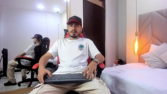 MatthewCullen online show from April 13, 7:52 pm