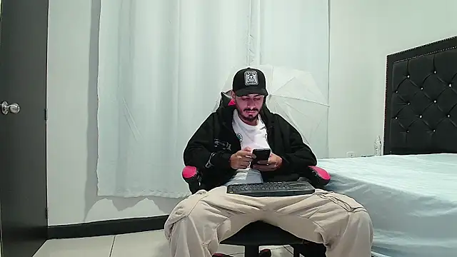 MatthewCullen online show from April 22, 2:25 am