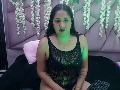 Snapshot of seleneRose69 chatting on November 29, 3:53 am seleneRose69 online show from November 29, 3:53 am