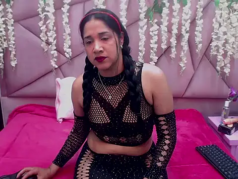 Snapshot of seleneRose69 chatting on December 5, 2:09 am seleneRose69 online show from December 5, 2:09 am