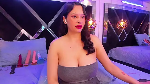 miiacharloth online show from February 14, 1:35 am