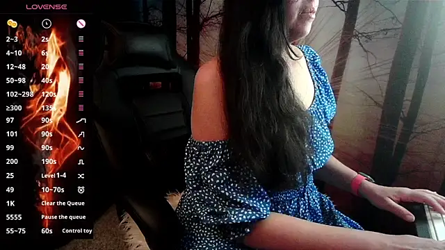 Snapshot of Whisperingfire chatting on May 19, 7:53 pm Whisperingfire online show from May 19, 7:53 pm