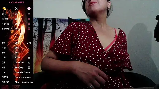 Snapshot of Whisperingfire chatting on July 8, 8:35 pm Whisperingfire online show from July 8, 8:35 pm