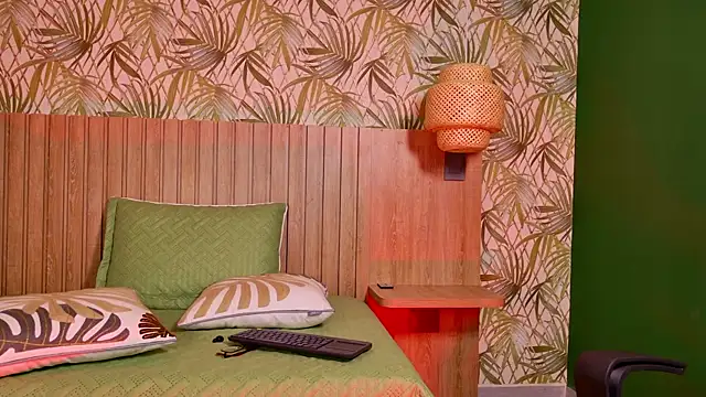 Mia Cullen online show from February 26, 11:42 am