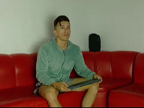 Snapshot of Arturo_reyes chatting on December 18, 5:30 pm Arturo reyes online show from December 18, 5:30 pm