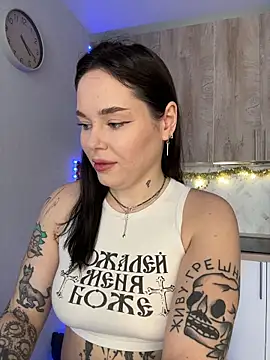 Snapshot of EvaNoirrr chatting on December 4, 6:23 am EvaNoirrr online show from December 4, 6:23 am