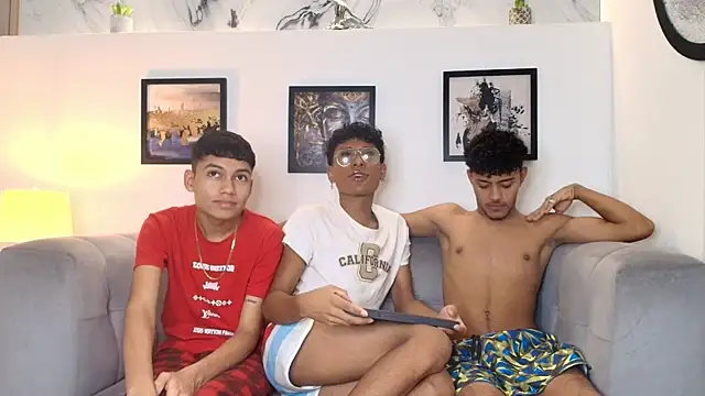 COUPLES BOYS online show from February 25, 1:26 am