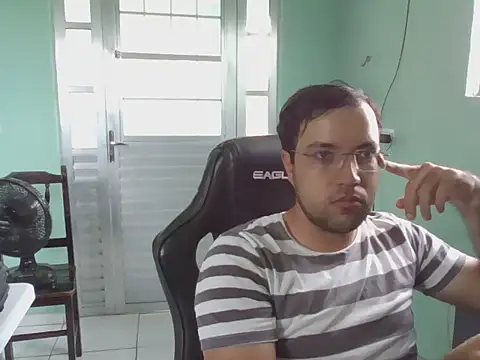 Snapshot of Silvakkfitk chatting on December 16, 5:18 pm Silvakkfitk online show from December 16, 5:18 pm