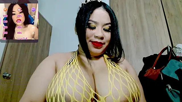 Snapshot of X-Shanell chatting on May 8, 3:12 am X-Shanell online show from May 8, 3:12 am