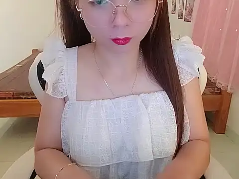 Snapshot of BabyDoll1999 chatting on July 23, 2:09 am BabyDoll1999 online show from July 23, 2:09 am
