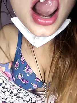 HONEY BEBS online show from March 6, 4:36 pm