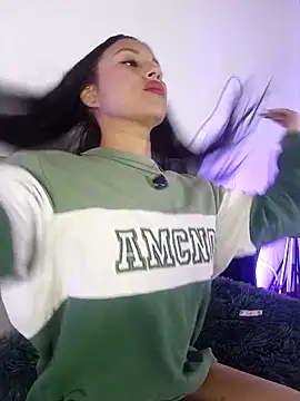 Taylor  Swiftt online show from March 21, 1:43 am