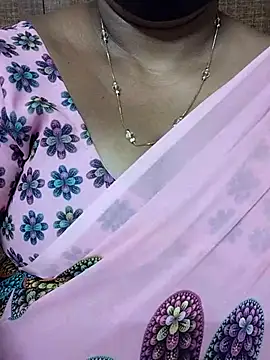 Snapshot of Aila99 chatting on November 28, 10:40 am Aila99 online show from November 28, 10:40 am