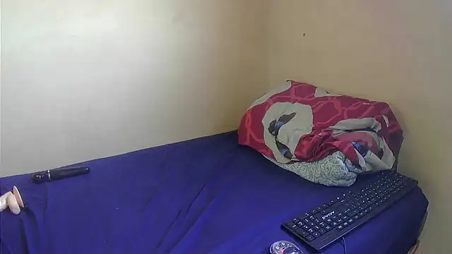 Snapshot of SexyZuluBarbie chatting on December 15, 6:50 am SexyZuluBarbie online show from December 15, 6:50 am