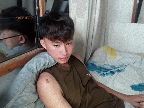 Snapshot of asiantwink0000 chatting on December 2, 3:29 pm asiantwink0000 online show from December 2, 3:29 pm