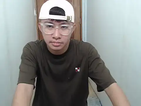 asiantwink0000 online show from January 13, 8:36 pm