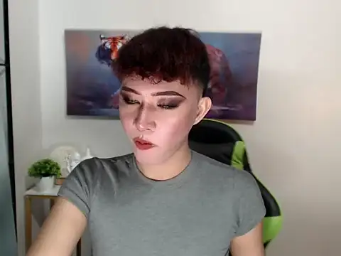 asiantwink0000 online show from April 23, 2:41 pm