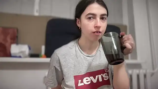 Aphr0ditee online show from March 25, 11:00 pm