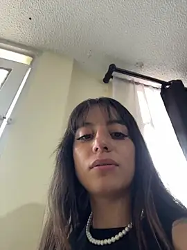 Mia fiire online show from February 26, 7:13 pm