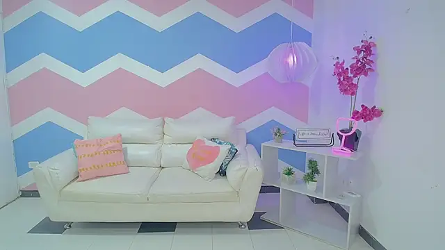 zahira1 online show from March 2, 6:15 pm