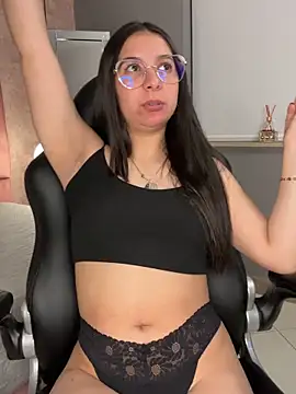 Snapshot of Magic_adry chatting on December 17, 5:41 pm Magic adry online show from December 17, 5:41 pm