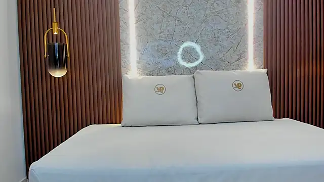 Snapshot of evony_becker_ chatting on December 4, 10:35 am evony becker online show from December 4, 10:35 am