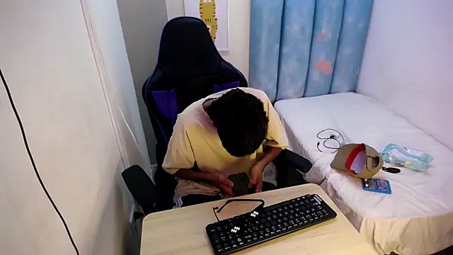 Snapshot of Lil_babyyy_ chatting on December 3, 2:52 am Lil babyyy online show from December 3, 2:52 am