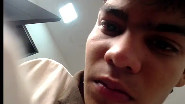 Snapshot of Lil_babyyy_ chatting on December 23, 3:37 am Lil babyyy online show from December 23, 3:37 am