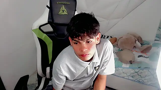 Snapshot of Lil_babyyy_ chatting on January 11, 5:23 am Lil babyyy online show from January 11, 5:23 am