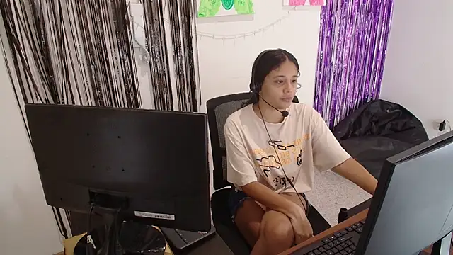 Aria-sexxx online show from December 4, 4:27 pm