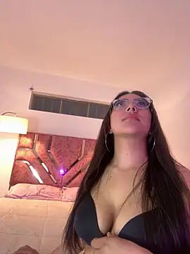 Snapshot of Dafne_se chatting on December 2, 1:33 am Dafne se online show from December 2, 1:33 am