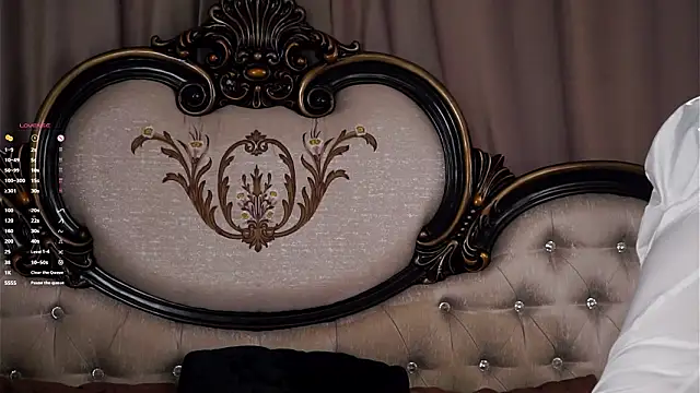 AunclreaVache online show from March 3, 2:18 am