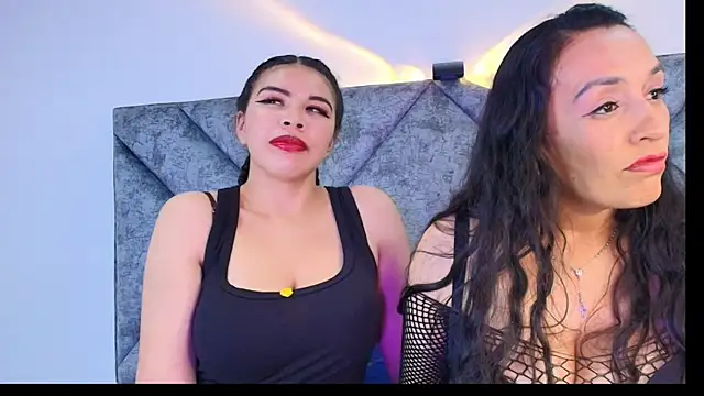 Snapshot of Nahomi_rous777 chatting on November 28, 7:49 pm Nahomi rous777 online show from November 28, 7:49 pm