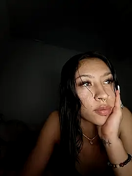 Snapshot of Ounla_Sweet chatting on April 29, 5:44 am Ounla Sweet online show from April 29, 5:44 am