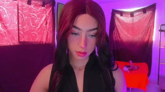 Snapshot of Ounla_Sweet chatting on May 16, 9:35 pm Ounla Sweet online show from May 16, 9:35 pm