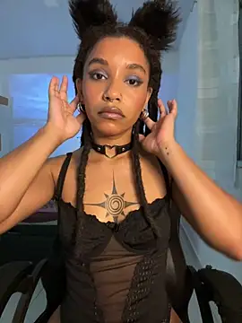 Lillith Bloom online show from April 29, 7:09 pm