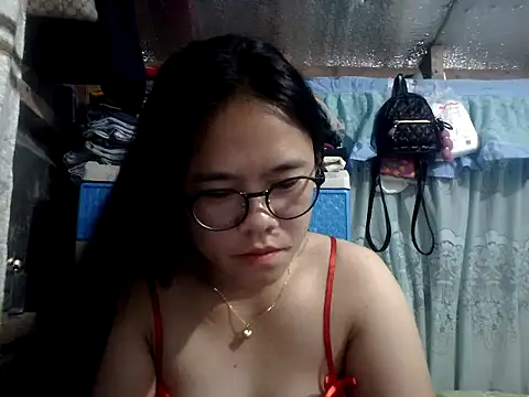 Snapshot of xxdreamgirl69 chatting on May 1, 9:41 pm xxdreamgirl69 online show from May 1, 9:41 pm
