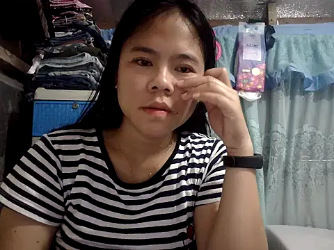 Snapshot of xxdreamgirl69 chatting on May 14, 4:41 am xxdreamgirl69 online show from May 14, 4:41 am