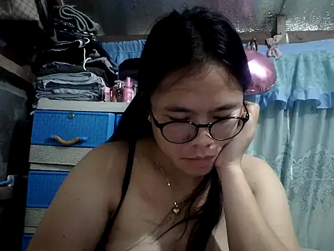 Snapshot of xxdreamgirl69 chatting on May 27, 1:57 am xxdreamgirl69 online show from May 27, 1:57 am