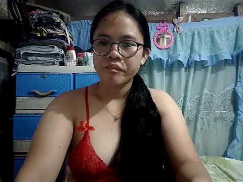Snapshot of xxdreamgirl69 chatting on May 31, 10:44 pm xxdreamgirl69 online show from May 31, 10:44 pm